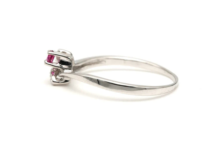 Bague 52 Bague contemporaine en or blanc, rubis et diamants 58 Facettes 22890