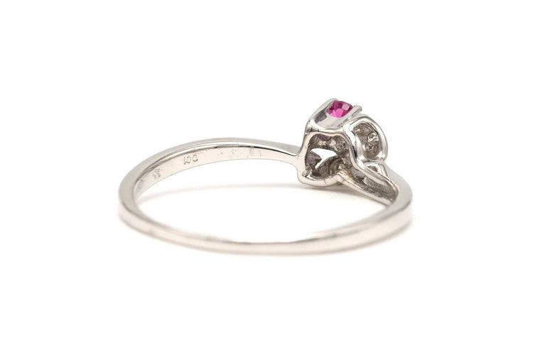 Bague 52 Bague contemporaine en or blanc, rubis et diamants 58 Facettes 22890