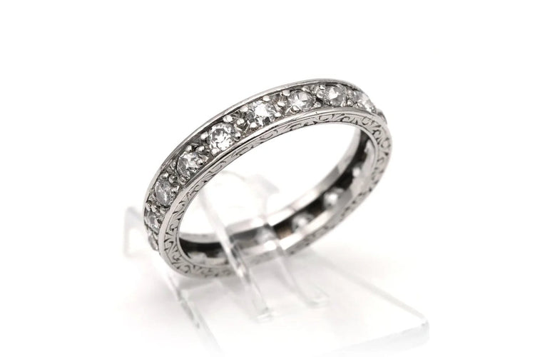Bague 50 Bague Art déco sertie de diamants taille ancienne en or blanc 18 carats 58 Facettes B776