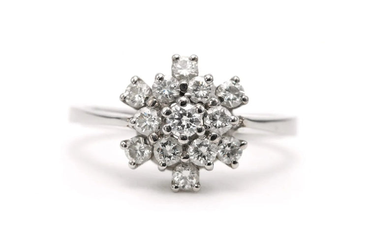 Bague 55 Bague contemporaine en or blanc 18 carats sertie de diamants 0,56 ct 58 Facettes 23104