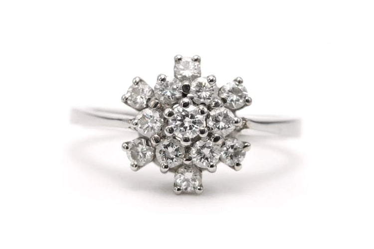 Bague 55 Bague contemporaine en or blanc 18 carats sertie de diamants 0,56 ct 58 Facettes 23104