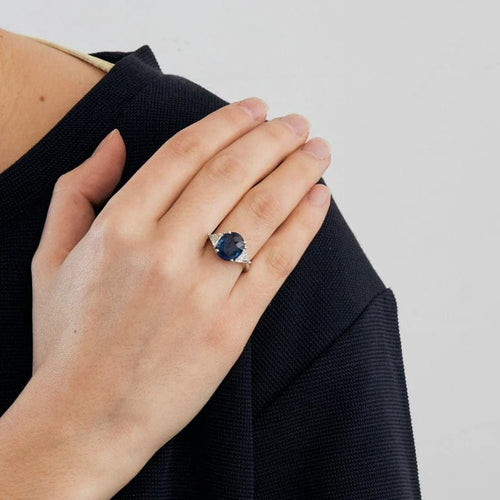 Bague 53.5 Bague en or blanc 18 carats avec saphir de Ceylan et diamants 58 Facettes