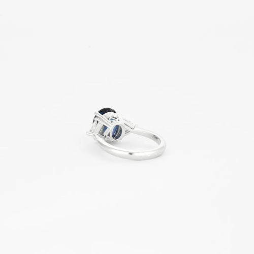 Bague 53.5 Bague en or blanc 18 carats avec saphir de Ceylan et diamants 58 Facettes