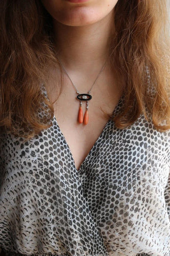 Collier Collier Négligé en or gris 18k, onyx, diamants et corail, style Art déco 58 Facettes 464