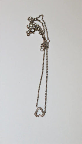 Collier CHANEL Camélia - Collier en or blanc 18k et diamants 58 Facettes 476