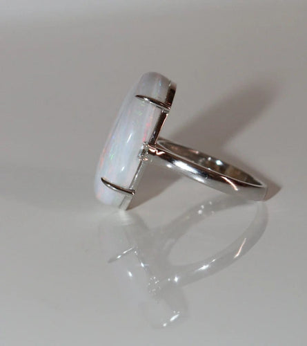 Bague 53.5 Bague opale blanche d’Australie en or gris 18k et diamants 58 Facettes 479