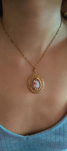 Pendentif Pendentif camée danseuse à l’antique en or jaune 18 carats 58 Facettes 592