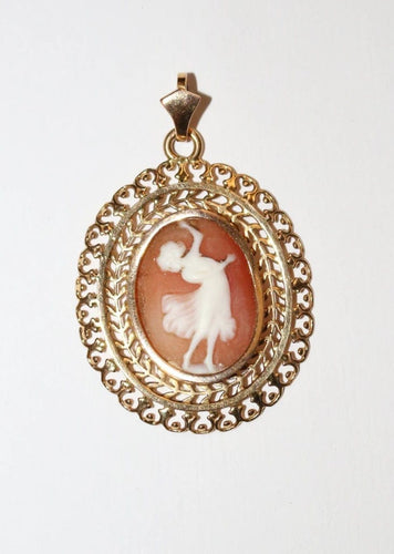 Pendentif Pendentif camée danseuse à l’antique en or jaune 18 carats 58 Facettes 592