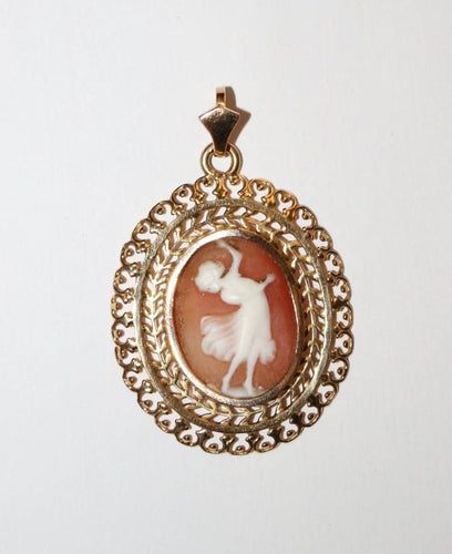 Pendentif Pendentif camée danseuse à l’antique en or jaune 18 carats 58 Facettes 592