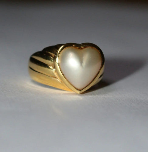 Bague 57 Bague cœur en or jaune 18 carats avec perle mabé 58 Facettes 563