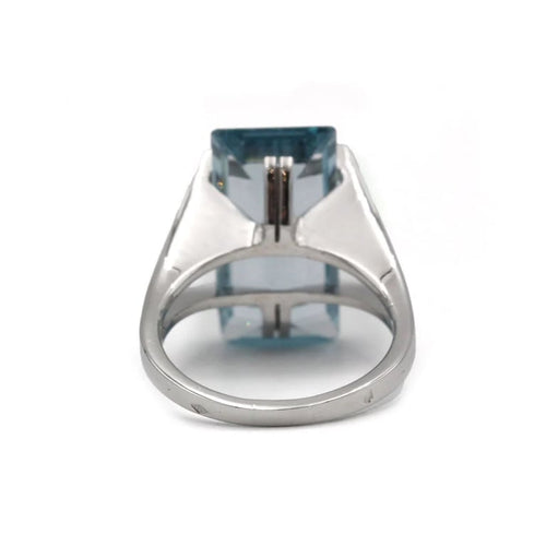Bague 56 Bague en or blanc sertie d’une aigue-marine 58 Facettes 1178