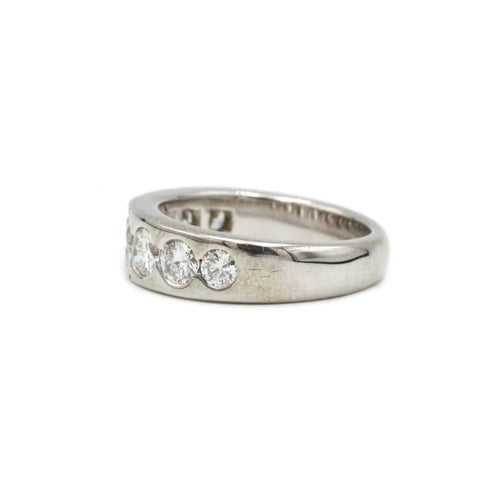 Bague 54 Bague en or blanc 750‰ et diamants 58 Facettes 1063