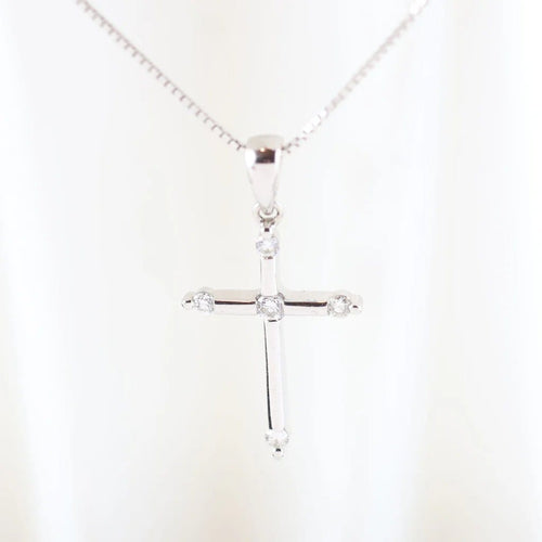 Collier Chaîne - Pendentif croix en or blanc et diamants 58 Facettes 159/24P