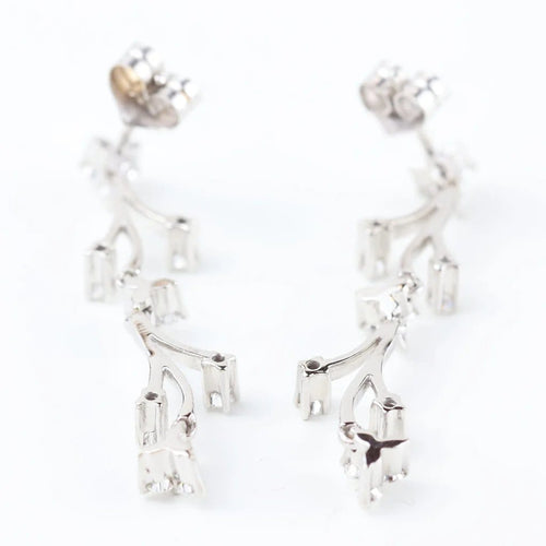 Boucles d'oreilles Boucles d'oreilles pendantes en or blanc et diamants taille brillant 58 Facettes 133721D