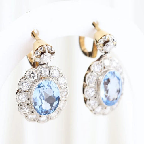 Boucles d'oreilles Boucles d'oreilles vintage à motif floral en or jaune 18 carats et diamants 58 Facettes J00003070