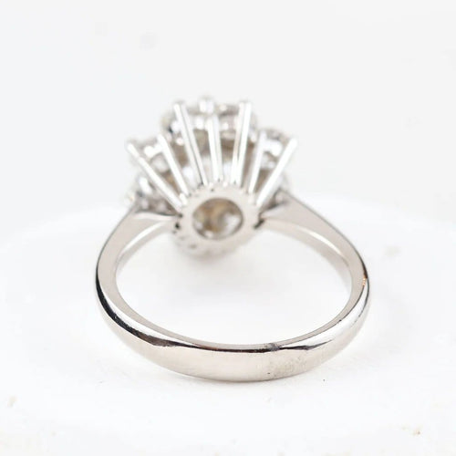Bague Bague rosette en or blanc 18 carats avec diamants 58 Facettes 136043