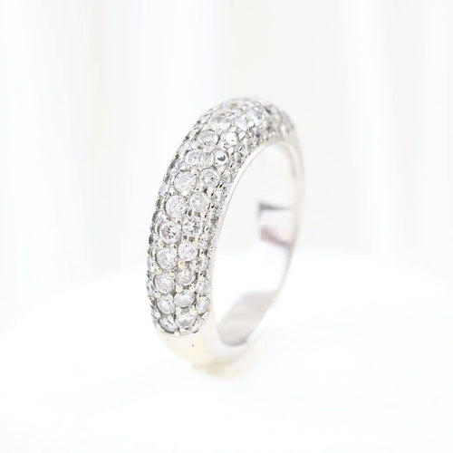 Bague 52 Bague pavée de diamants en or blanc 18 carats 58 Facettes VV1-C