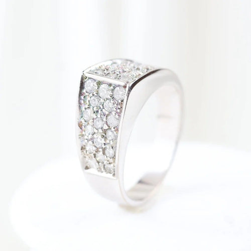 Bague 56 Bague pavée en or blanc 18 carats et diamants 58 Facettes VV1-A
