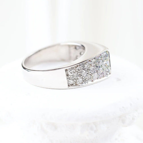 Bague 56 Bague pavée en or blanc 18 carats et diamants 58 Facettes VV1-A