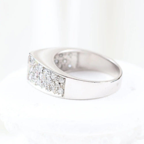 Bague 56 Bague pavée en or blanc 18 carats et diamants 58 Facettes VV1-A