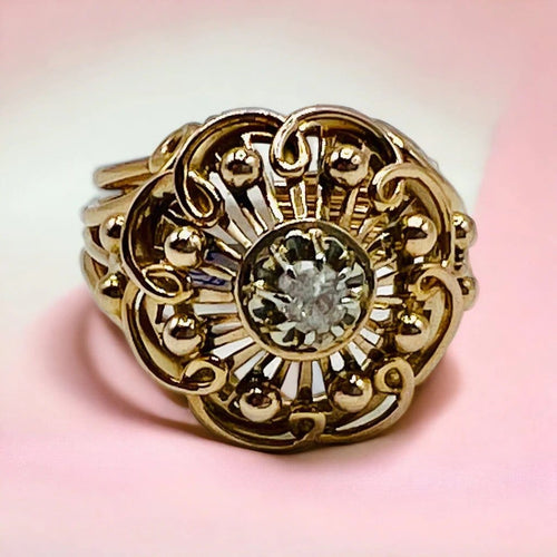 Bague 52 Bague en or jaune 18 carats sertie d’un diamant (époque 1940) 58 Facettes 7468 A