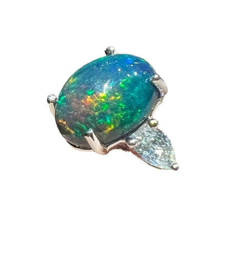 Bague 54 Bague opale noire et diamants taille poire en or blanc 18 carats 58 Facettes 7786 A
