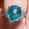 Bague 53 Bague en or blanc 18 carats avec zircon bleu et diamants 58 Facettes 7850 A