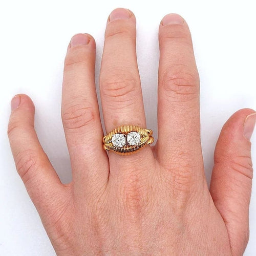 Bague 52 Rocaille - Bague en or jaune 18k et deux diamants taille ancienne 58 Facettes 149
