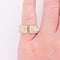 Bague 48 Jean Vendôme - Bague carrée en or jaune 18 carats et diamants 58 Facettes 245