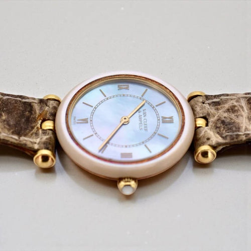 Montre Van Cleef & Arpels Pierre Arpels - Montre femme en or jaune 18 carats 58 Facettes 393