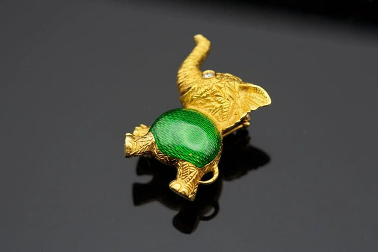 Broche Broche « Dumbo » éléphant en émaux verts et diamant 58 Facettes