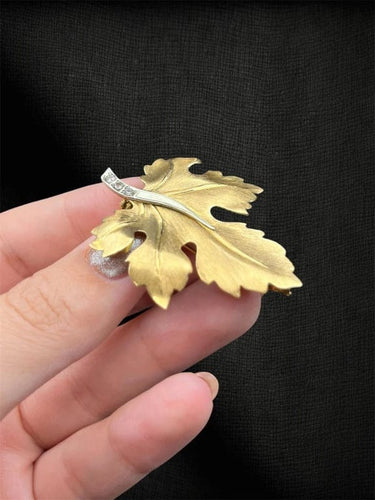 Broche Prezioso Settembre - Broche feuille en or rose et blanc et diamants 0,10 ct 58 Facettes