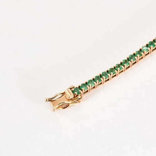 a4b327b4-e002-4411-5070-772acef10d00