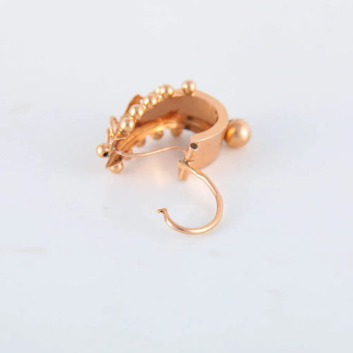 Boucles d'oreilles Boucles d’oreilles pendantes « briquet » XIXe en or jaune 18 carats et demi-perles 58 Facettes