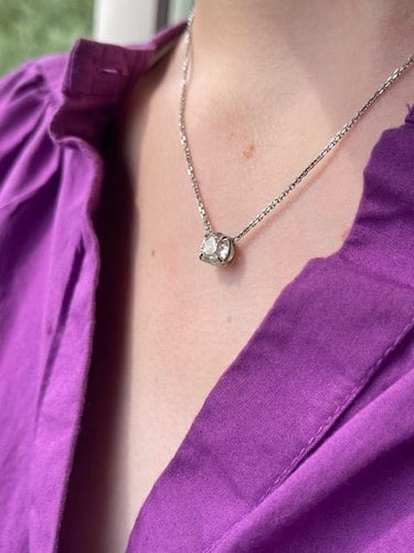 Collier Collier solitaire en or gris et diamant taille ancienne 1,90 carat 58 Facettes