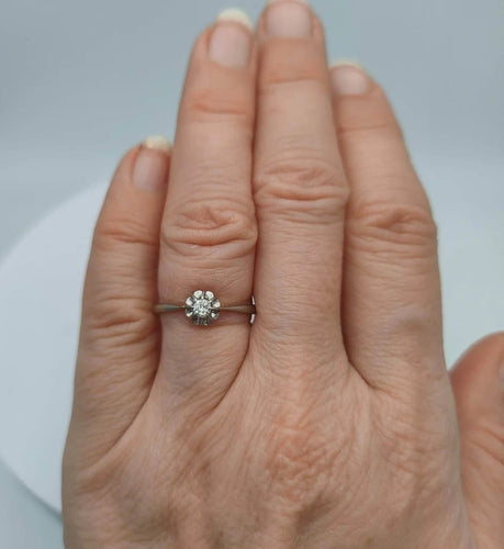 Bague 53 Bague solitaire vintage en or gris 18K avec diamant 58 Facettes