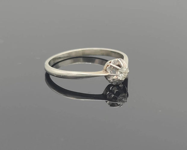 Bague 53 Bague solitaire vintage en or gris 18K avec diamant 58 Facettes