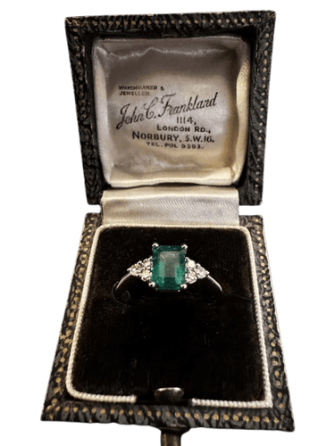 Bague 54 Bague solitaire en or blanc 18 carats avec émeraude et diamants 58 Facettes