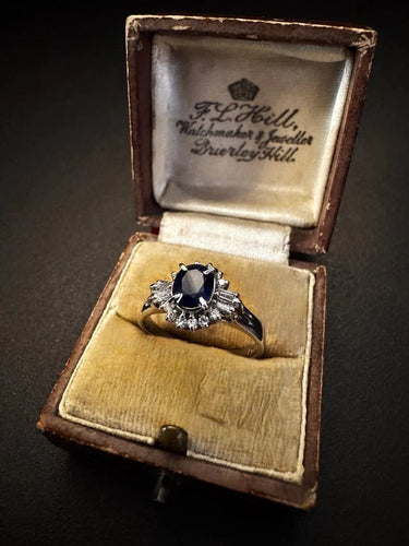 Bague 54 Bague en platine avec saphir et diamants 58 Facettes