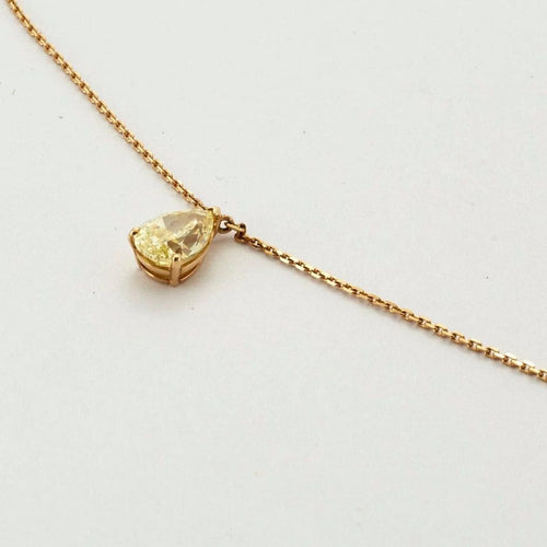 Collier Collier diamant poire 2,52 carats en or jaune 18k Fancy Yellow 58 Facettes