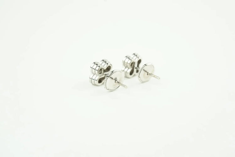 Boucles d'oreilles Mauboussin Trop Chance - Boucles d’oreilles en or gris et diamants 58 Facettes SQ6049318