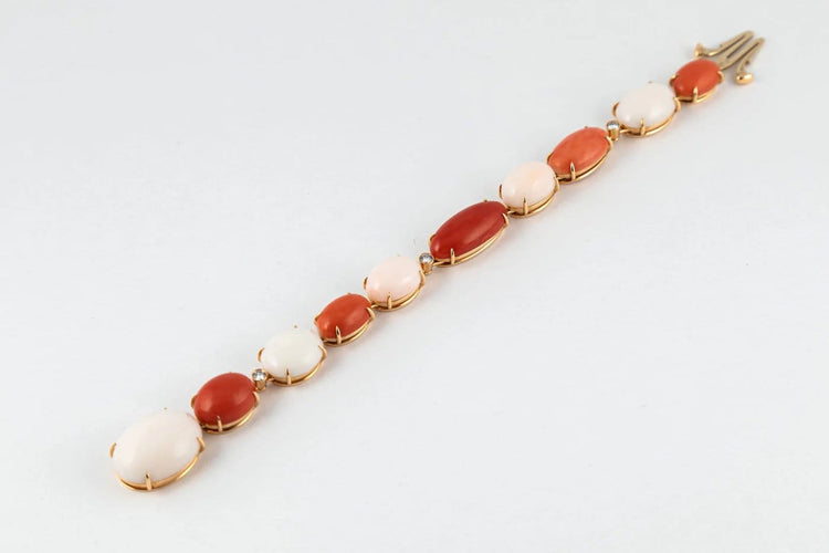Bracelet Bracelet en or jaune aux coraux et diamants 58 Facettes 175328