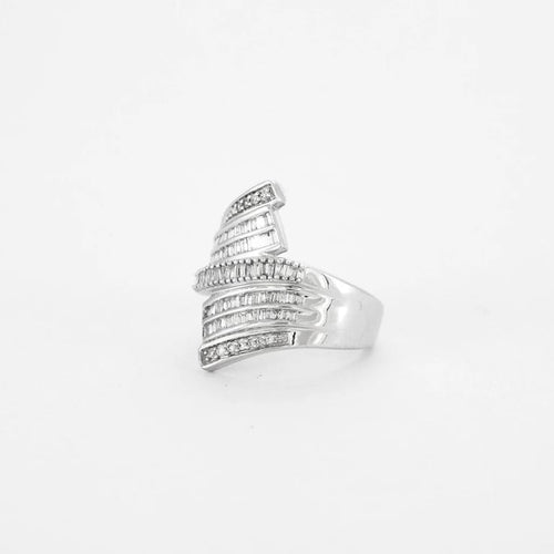Bague 52 Bague en or blanc 18 carats avec 90 diamants 58 Facettes