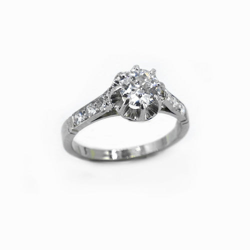 Bague 52 Bague solitaire ancienne en or blanc 18 carats et platine, diamants 58 Facettes