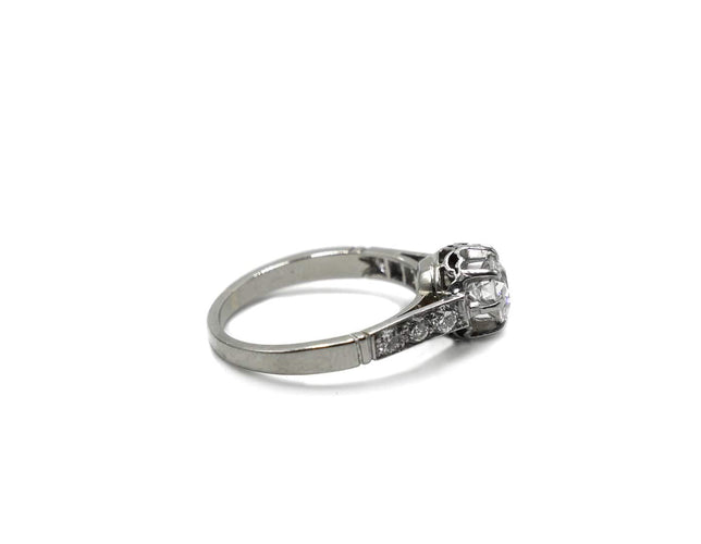 Bague 52 Bague solitaire ancienne en or blanc 18 carats et platine, diamants 58 Facettes