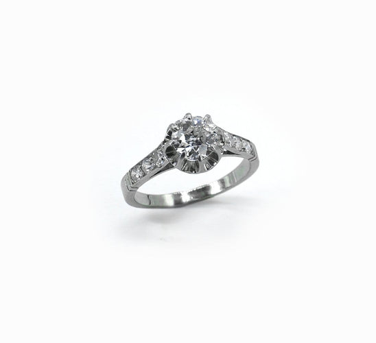 Bague 52 Bague solitaire ancienne en or blanc 18 carats et platine, diamants 58 Facettes