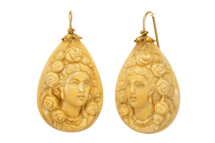 Boucles d'oreilles Boucles d'oreilles antiques en or 14 carats et camées de lave 58 Facettes 7438