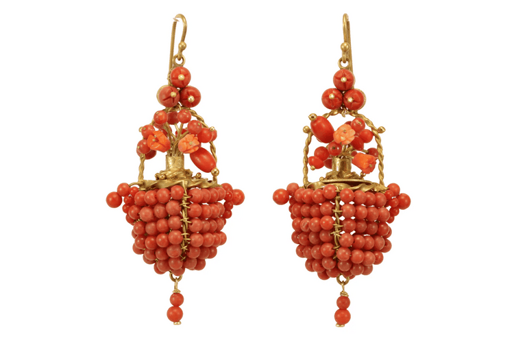 Boucles d'oreilles Boucles d'oreilles anciennes - Paniers en or jaune 14 carats et corail 58 Facettes 7714