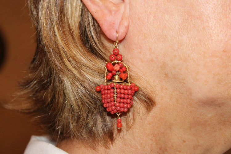 Boucles d'oreilles Boucles d'oreilles anciennes - Paniers en or jaune 14 carats et corail 58 Facettes 7714