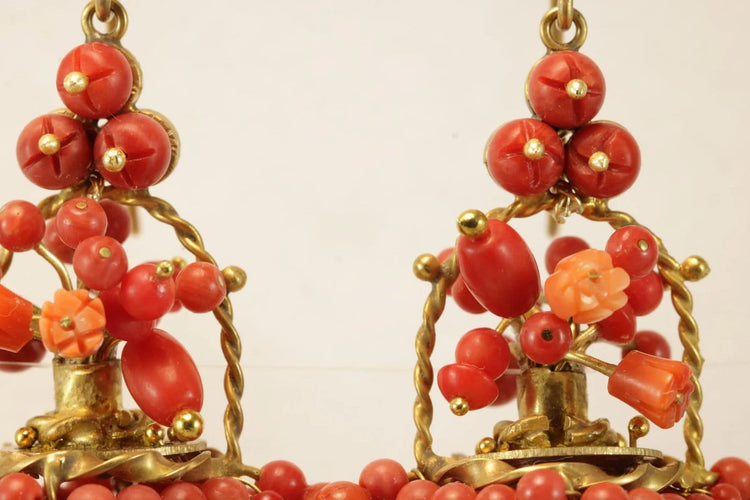 Boucles d'oreilles Boucles d'oreilles anciennes - Paniers en or jaune 14 carats et corail 58 Facettes 7714